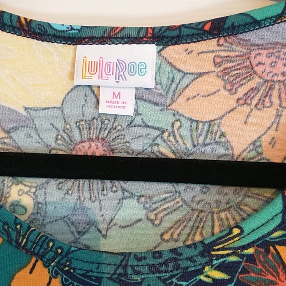 Lularoe Irma Top - Picture 2 of 5